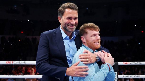 Eddie Hearn con Saúl Canelo Álvarez