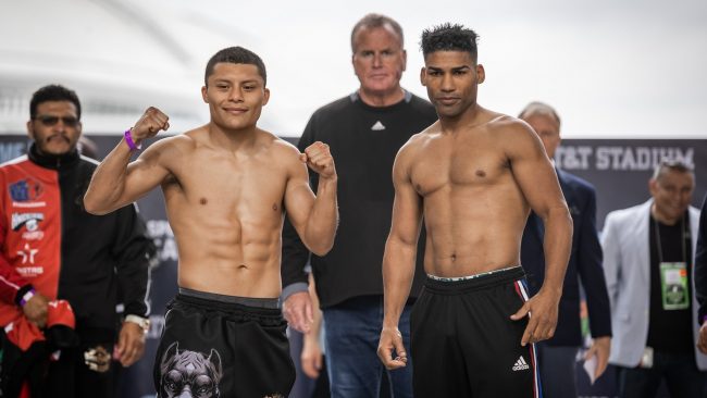 Isaac Pitbull Cruz pesaje vs. Yuriorkis Gamboa del 150422 en Dallas