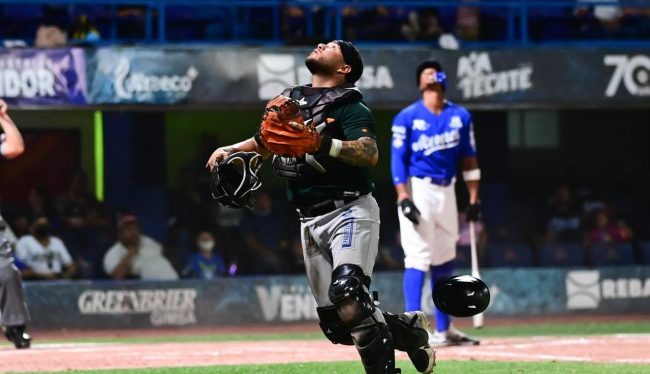 Leones de Yucatán vs. Acereros de Monclova 1ero serie pretemporada 15×6 del 120422 en Monclova, Sebastián Valle