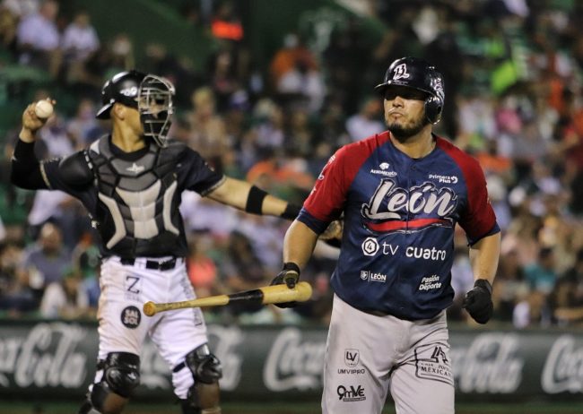 Leones de Yucatán vs. Bravos de León, juego 3, 3o de la serie, barren a los Bravos, 4×1 del 240422 en Mérida
