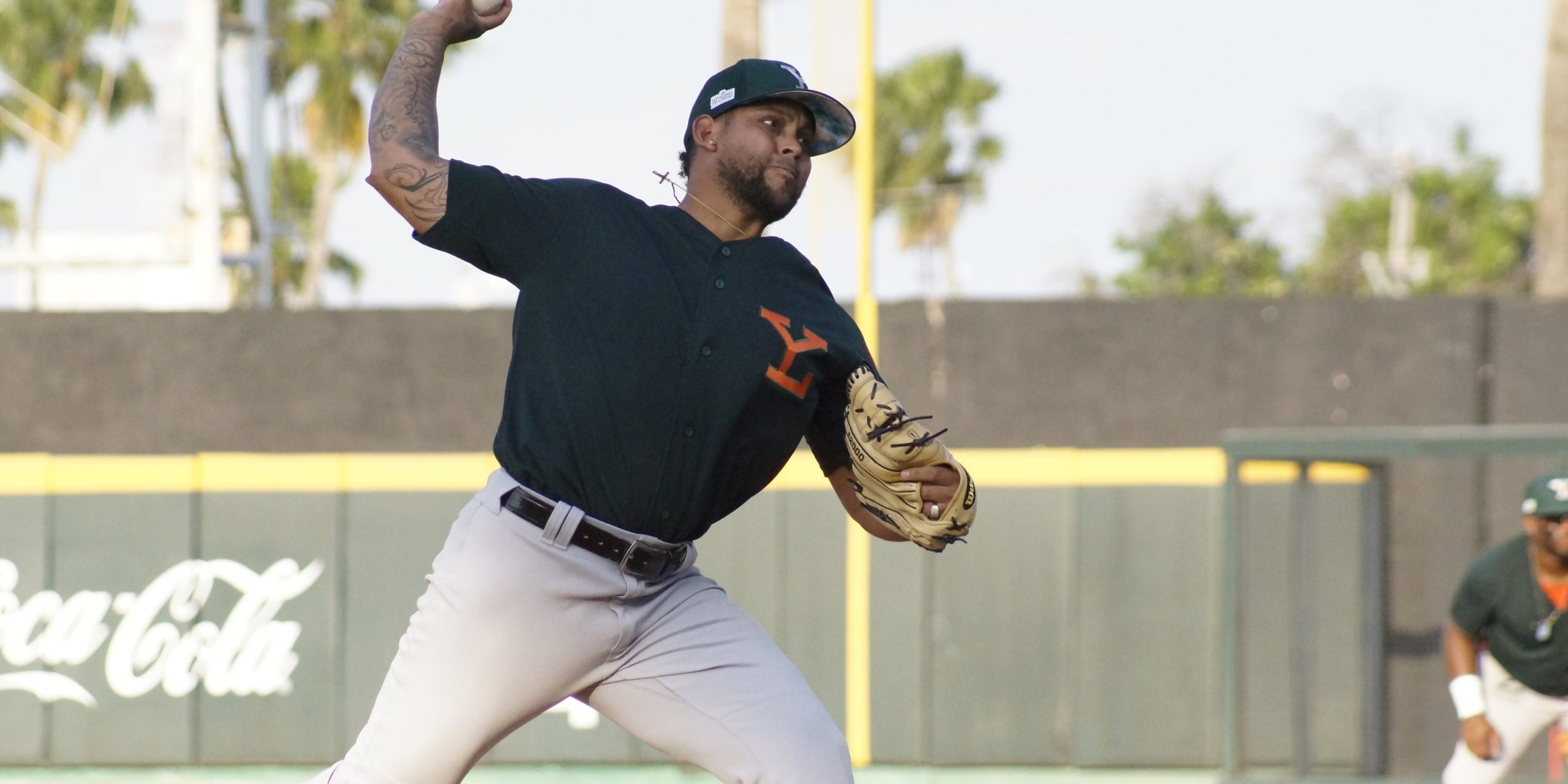 Sultanes de Monterrey vs. Leones de Yucatán, 3o de la serie de pretemporada, serie para los Sultanes 2-1, 12×4, del 030422 en Reynosa, Henderson Álvarez debuta con los Leones