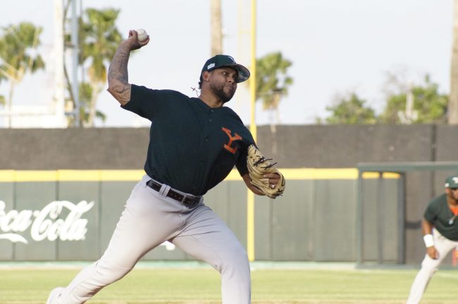 Sultanes de Monterrey vs. Leones de Yucatán, 3o de la serie de pretemporada, serie para los Sultanes 2-1, 12×4, del 030422 en Reynosa, Henderson Álvarez debuta con los Leones