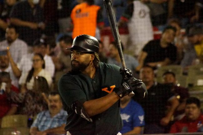 Sultanes de Monterrey vs. Leones de Yucatán 9×8 1er juego pretemporada de los Leones, del 010422 en Reynosa, Art Charles pegó dos jonrones