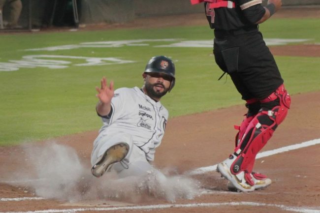 Tigres de Quintana Roo vs. Piratas de Campeche juego inaugural, juego 1 para ambos, 1o de la serie, 13×2 del 220422 en Puebla, Alex Robles