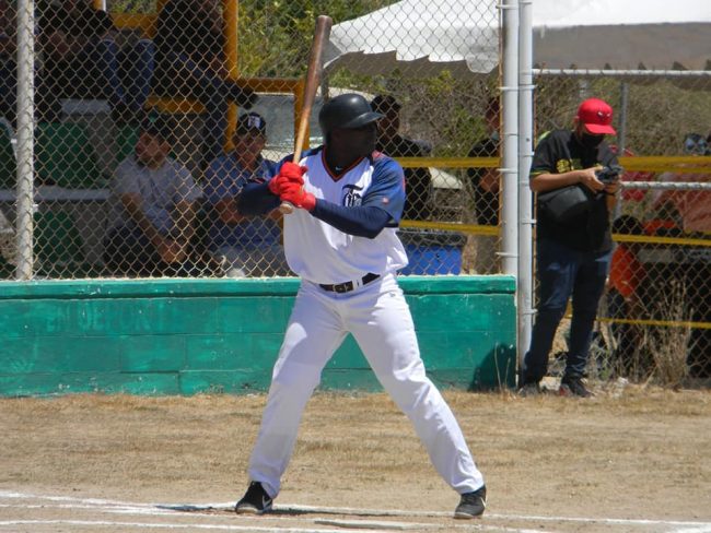 Tigres de Quintana Roo vs. Selección La Cruz, 3er juego de pretemporada, 8×0, del 030422 en Elota, Sinaloa, Ronnier Mustelier