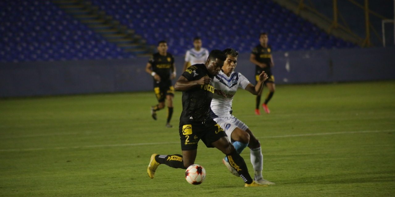 Toros de Celaya vs. Venados de Yucatán 1-0 fecha 17 última del torneo de clausura, 3 del 130422 en Celaya, Félix Micolta