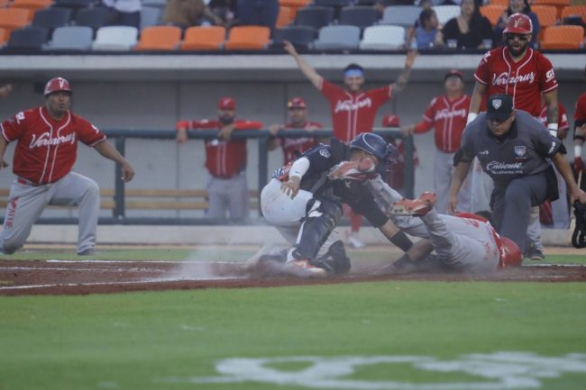 Águila de Veracruz vs. Tigres de Quintana Roo, juego 27, 3o de la serie, Veracruz saca la escoba, primera limpia en remozado Beto Ávila, 11×4 del 220522 en Cancún