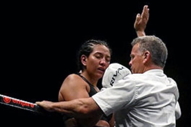 Alejandra Fénix Ayala boxeadora noqueada en Escocia y puesta posteriormente en coma inducido