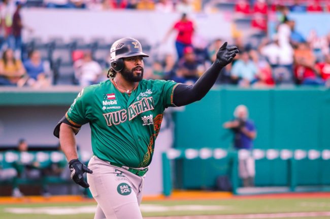 Leones de Yucatán vs. Águila de Veracruz, juego 32, 3o de la serie, serie para los Leones 13×5, del 290522 en Veracruz, Art Charles pegó dos jonrones