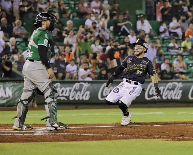 Leones de Yucatán vs. Olmecas de Tabasco 12 juego de los Leones, 3o de la serie, serie para los Olmecas, 4×3, del 050522 en Mérida, Marco Jaime