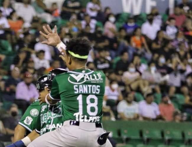 Olmecas de Tabasco vs. Leones de Yucatán 10o juego de los Leones, 1o de la serie, 2×1 1 del 030522 en Mérida