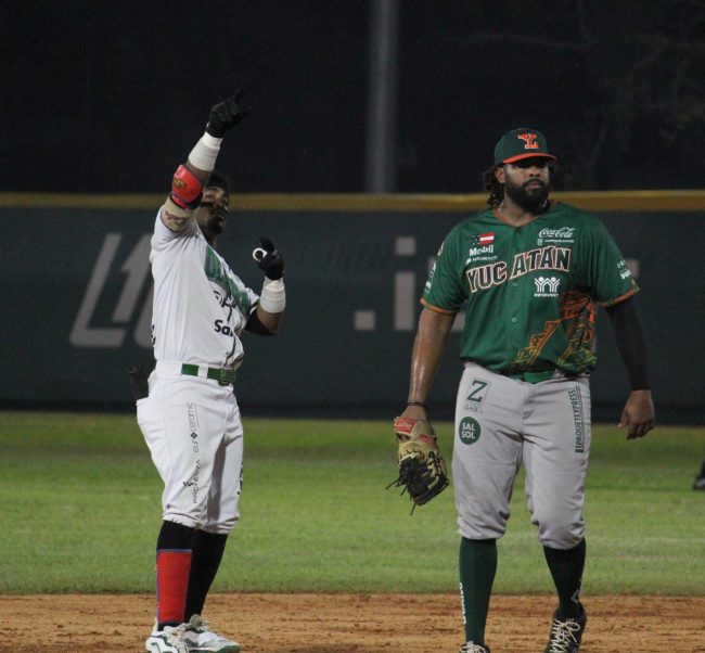 Olmecas de Tabasco vs. Leones de Yucatán juego 17 de los Leones, 2o de la serie, 5×2 del 100522 en Macuspana, Art Charles
