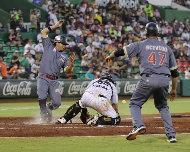 Piratas de Campeche vs. Leones de Yucatán juego 14 para ambos, 2o de la serie, serie empatada 8×4, 9 del 070522 en Mérida