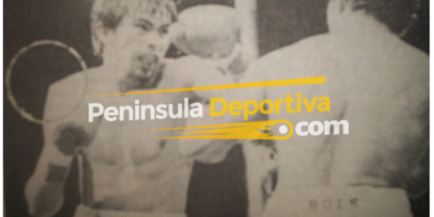 Santos Laciar vs. Juan Herrera, lesión de Herrera destacada en la imagen