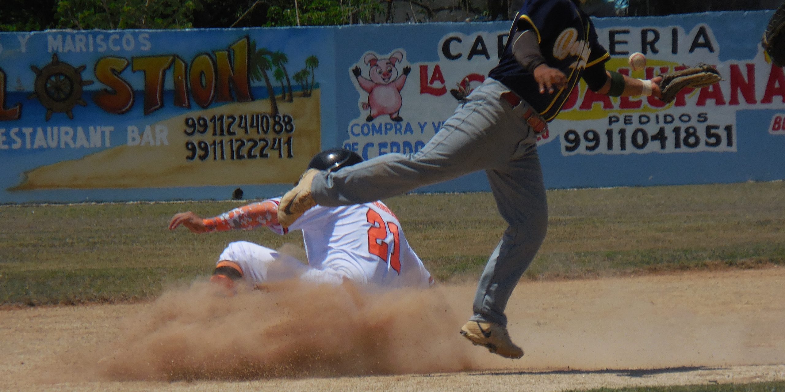 liga motuleña El papayero Raúl Herrera llega barrido a la segunda colchoneta
