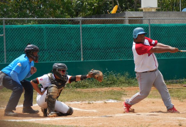 liga motuleña, el bravo Luis Medina dio par de hits