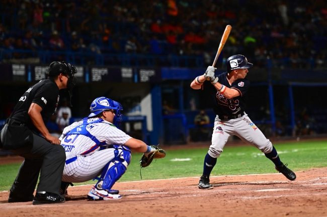 Acereros de Monclova vs. Tigres de Quintana Roo, juego 47, 2o de la serie, serie de los Acereros, 12×1 del 150622 en Monclova con Philipe Caufield