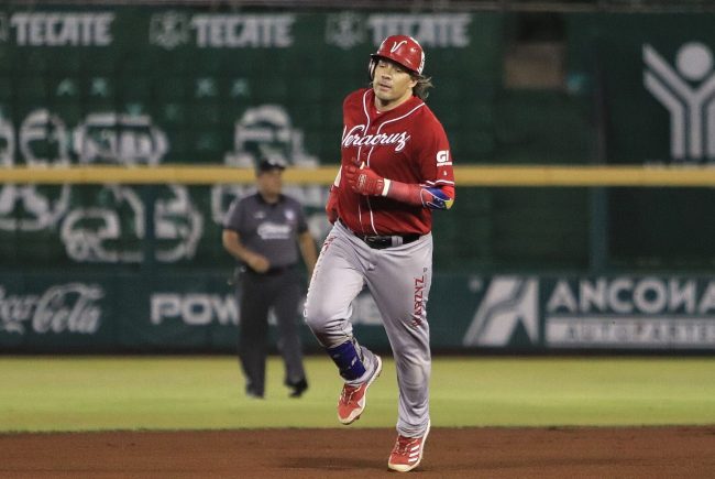 Águila de Veracruz vs. Leones de Yucatán, juego 47, 2o de la serie, serie empatada 6×5, del 150622 en Mérida, Niuman Romero, jonrón 7 en el primer inning