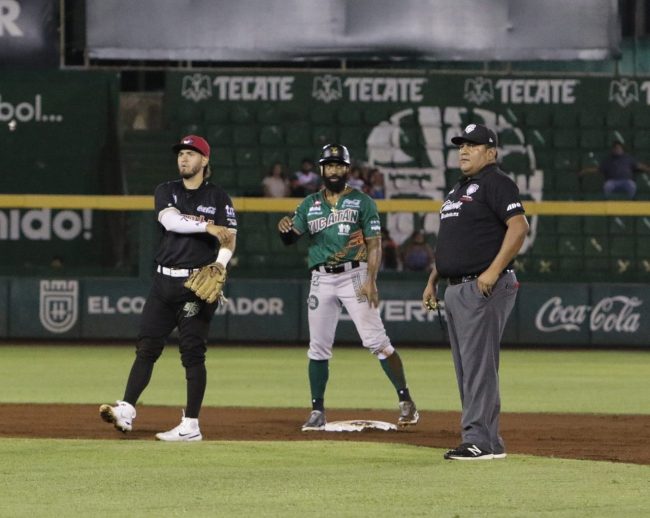 Leones de Yucatán vs. Piratas de Campeche, juego 34 para ambos, 1o de la serie, 2×0, del 310522 en Mérida Bryan Goodwin y Jason Atondo, 1er juego post matos, inicio 3q o 4a etapa chico rodríguez