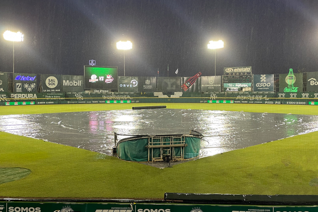 Leones de Yucatán vs. Piratas de Campeche, juego 35 para ambos, 2o de la serie, suspendido por lluvia, del 010622 en Mérida
