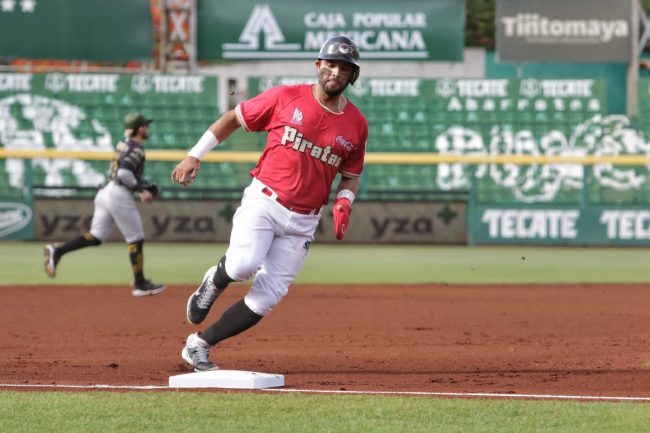 Piratas de Campeche vs. Leones de Yucatán, juego 35 para ambos, 1ero de doble cartelera, 2o de la serie, serie empatada, 2×0, 1 del 020622 en Mérida, piratas locales, Leo German anotando 1a carrera
