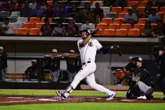 Tigres de Quintana Roo vs. Leones de Yucatán, juego 56 para ambos, 2o de la serie, serie para los Tigres, 7×4, del 290622 en Cancún, Reynaldo Rodríguez, jonrón 15