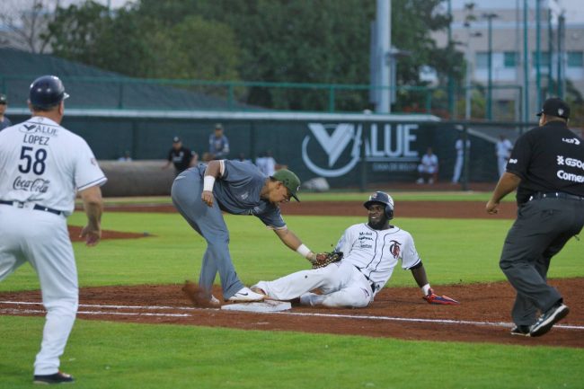 Tigres de Quintana Roo vs. Piratas de Campeche, juego 39, 3o de la serie, serie para los Tigres, 5×2 9 del 050622 en Cancún, Yeison Asencio y Édgar Salazar