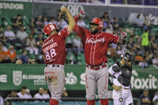 Águila de Veracruz vs. Leones de Yucatán, juego 65, 2o de la serie, serie empatada, 15×6, del 090722 en Mérida, Anthonu Giansanti y Jesús Cacao Valdez, jonrón 16
