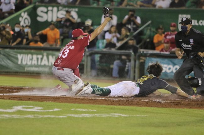 Leones de Yucatán vs. Águila de Veracruz, juego 64, 1o de la serie, 6×3, del 080722 en Mérida, Josh Fuentes anotando