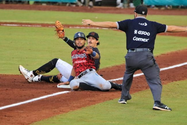 Leones de Yucatán vs. Guerreros de Oaxaca, juego 77, 3o de la serie, barrida para Yucatán, 3×2, del 240722 en Mérida, Josh Fuentes y Gustavo Núñez