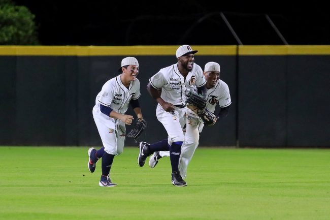Tigres de Quintana Roo vs. Bravos de León, juego 62, 2o de la serie, serie empatada, 3×0, 11 del 060722 en Cancún, Manuel Orduño, Tito Polo y Lázaro Hernández