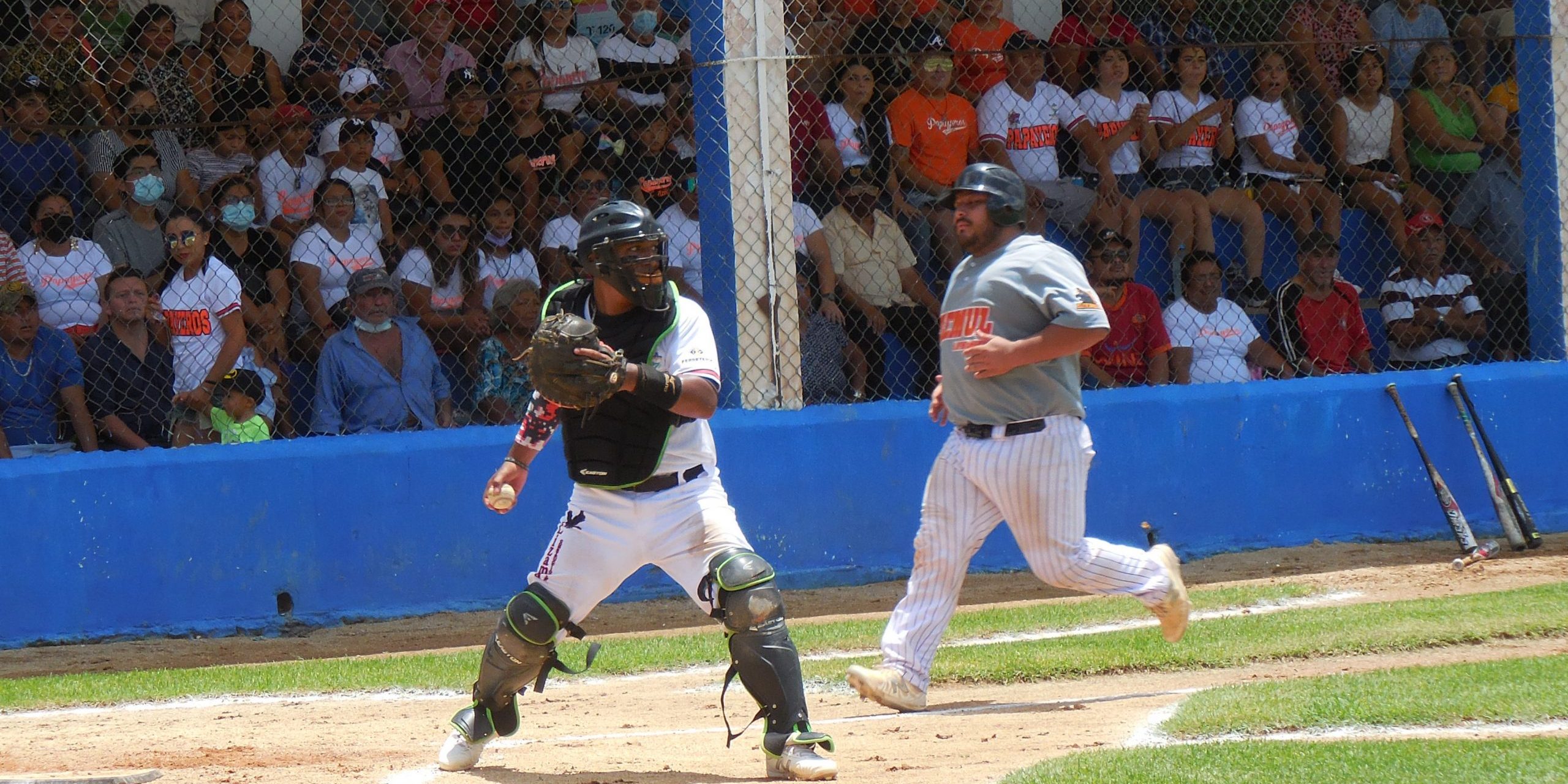 El equino Irving Moguel el puesto fuera en home en doble matanza liga motuleña