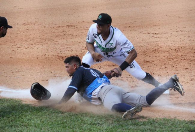 Olmecas de Tabasco vs. Tigres de Quintana Roo, 1er juego 1er play off, 6×1, continuación del de ayer pospuesto por lluvia, del 110822 en Macuspana