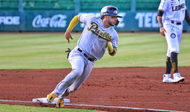 Pericos de Puebla vs. Leones de Yucatán, 3er juego 1er play off, 7×4 del 130822 en Mérida, Jorge Flores
