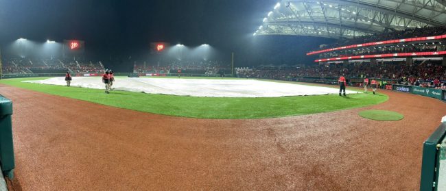 Diablos Rojos del México vs. Leones de Yucatán, juego 6 serie del sur, ventaja Diablos 3-2, 8×3 parcial, pospuesto por lluvia, del 060922 en Ciudad de México