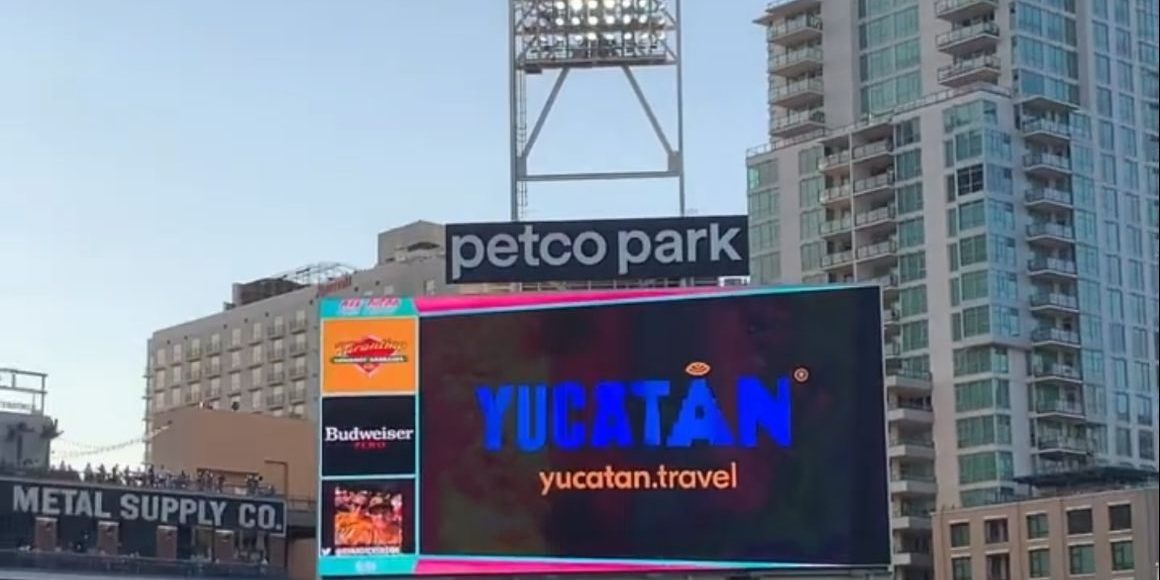 Michel Fridman Hirsch visita al petco park de San Diego, 1 del 080922 en San Diego