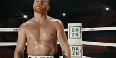 Saúl Canelo Álvarez con esquinero de Dazn