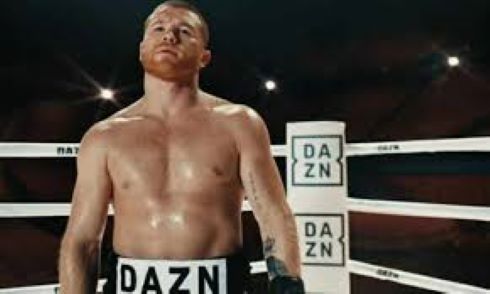 Saúl Canelo Álvarez con esquinero de Dazn
