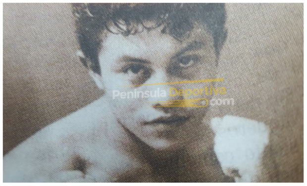 Enrique Maestrito Orozco foto anecdótica, con marca de agua