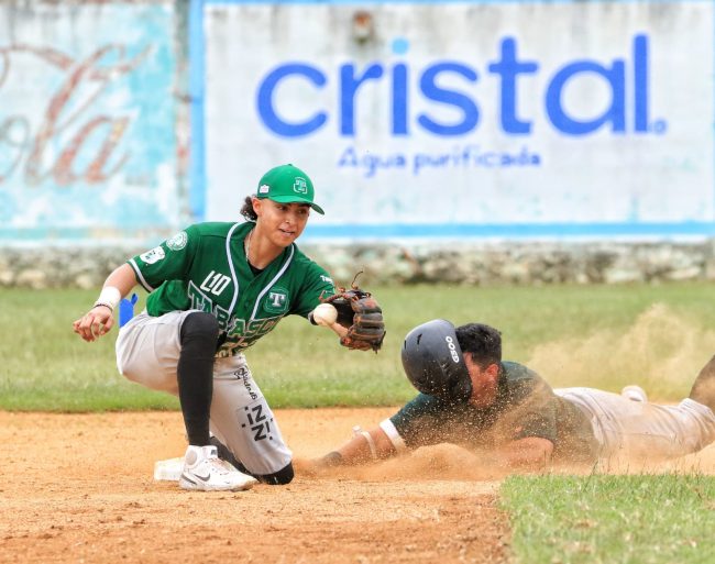 Olmecas Mariachis vs. Leones de Yucatán estreno liga invernal, 8×3, 3 del 131022 en Umán