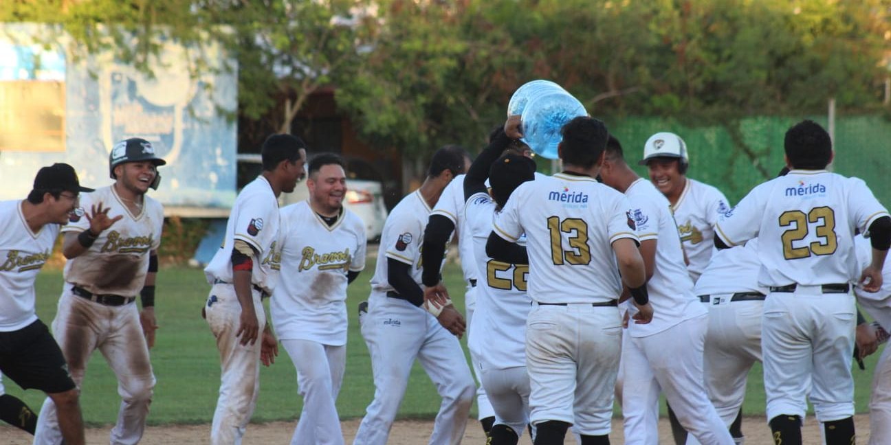 Bravos de Chicxulub Pueblo vs. Venados de la Marista, 4a semana, 1o de la serie, 10×9 en el 10o inning, del 261122 en Cordemex