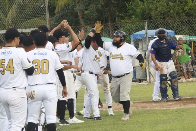 Bravos de Chicxulub vs. Senadores de la Morelos 1er juego temporada, 1o de la serie, 12×2, en Chicxulub estreno Chicxulub en la Meridana, Fabián Buffy Segovia, 2 jonrones
