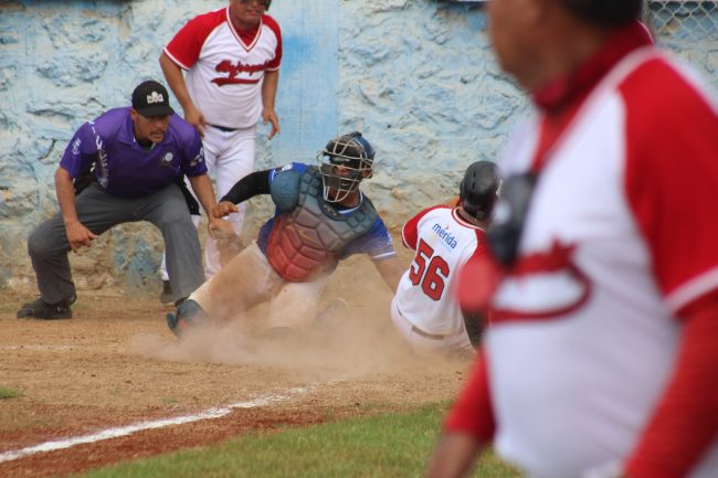 Diablos de la Bojórquez vs. Azulejos de la Dolores Otero, 1er juego de la temporada, 1o de la serie, 12×10, del 051122 en la Bojórquez
