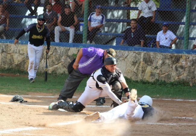 Diablos de la Bojórquez vs. Bravos de Chicxulub, 1o de la serie, 1er juego entre ambos en la historia, 9×1, del 121122 en Cordemex