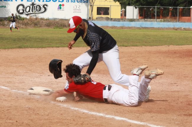 Diablos de la Bojórquez vs. Venados de la Universidad Marista, 3a semana, 2o de la serie, serie para los Diablos, juego pospuesto por lluvia, del 211122 en Chichí Suárez