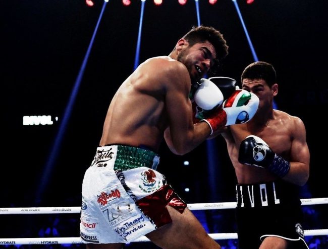 Dmitry Bivol vs. Gilberto Zurdo Ramírez gdu 12 retuvo súpercampeonato mundial semicompleto AMB, del 051122 en Abu Dhabi (2)