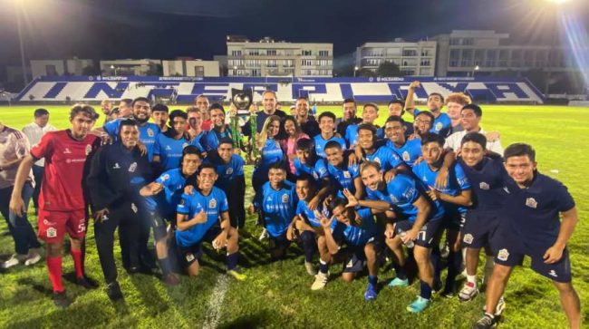 Interplaya vs. Corsarios de Campeche, fecha 13, torneo de apertura tercera división 2-0 estrno alumbrado estadio Mario Villanueva, del 121122 en Playa del Carmen