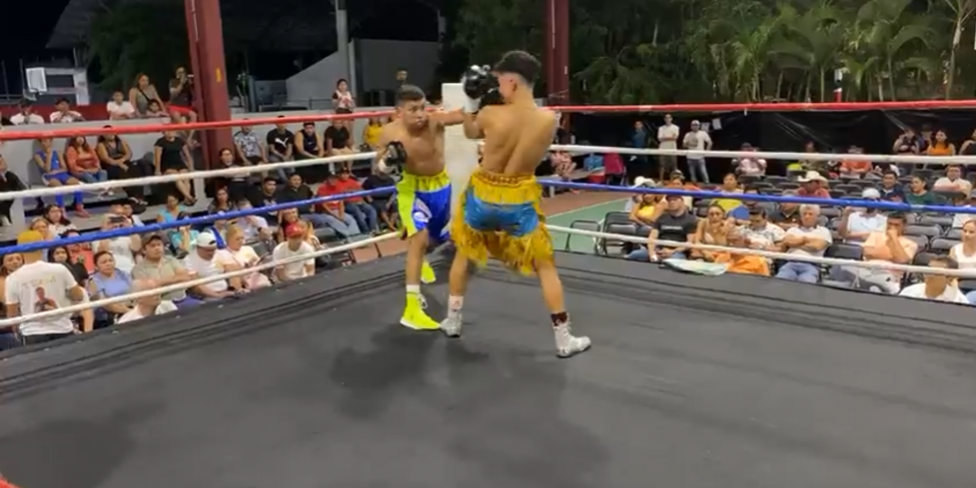 Iván Terrible Rosado vs. Zeus Várguez, gdu 8 7 del 261122 en Cozumel, ganó cetro intercontinental wélter del CMB