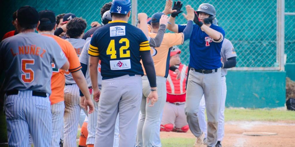 Jorge Manzano, felicitado, liga motuleña
