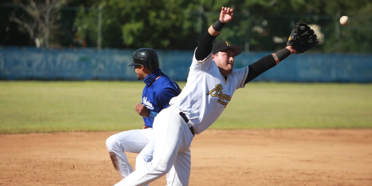 Senadores de la Morelos vs. Bravos de Chicxulub, 2o partido de la serie, serie empatada, 10×1, del 061122 en la Morelos